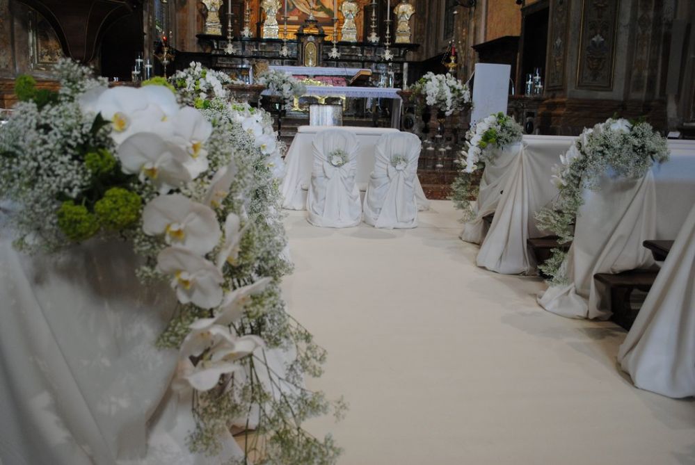  Flower arrangement with orchids, Church of Gignese