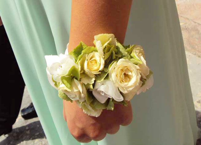Floral bracelet created by the floral designer Giuseppina Comoli
