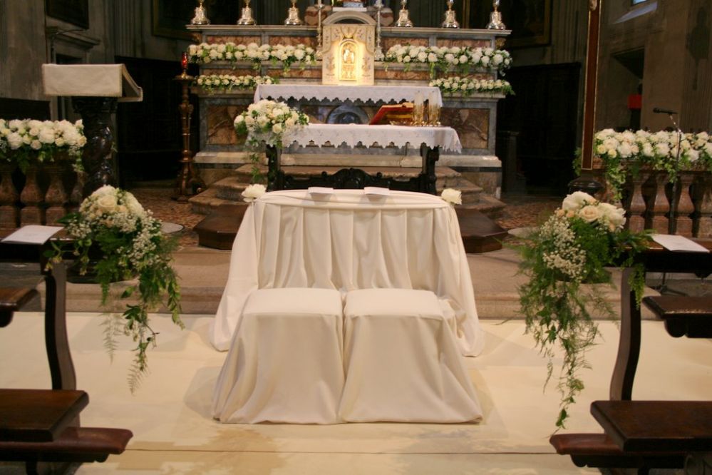 Wedding flower arrangement of an altar