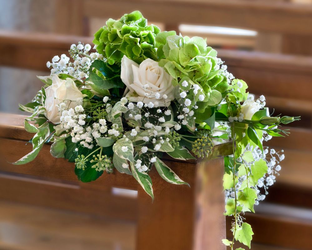 Floral decorations for a church wedding by Giuseppina Comoli