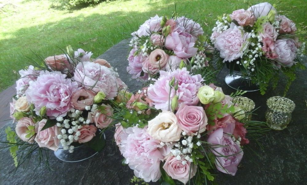 Centerpiece with peonies 