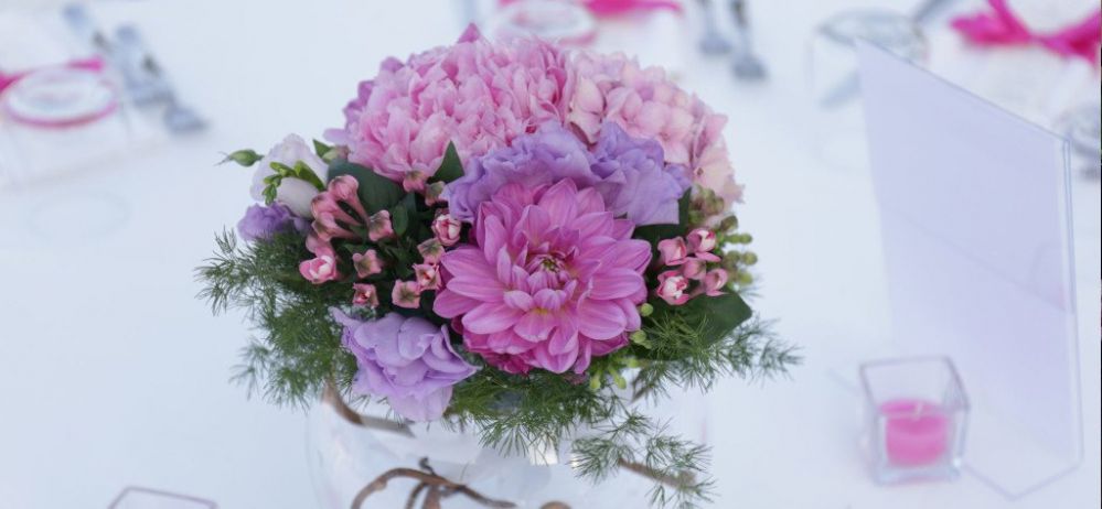Centerpiece in shades of pink and lilac