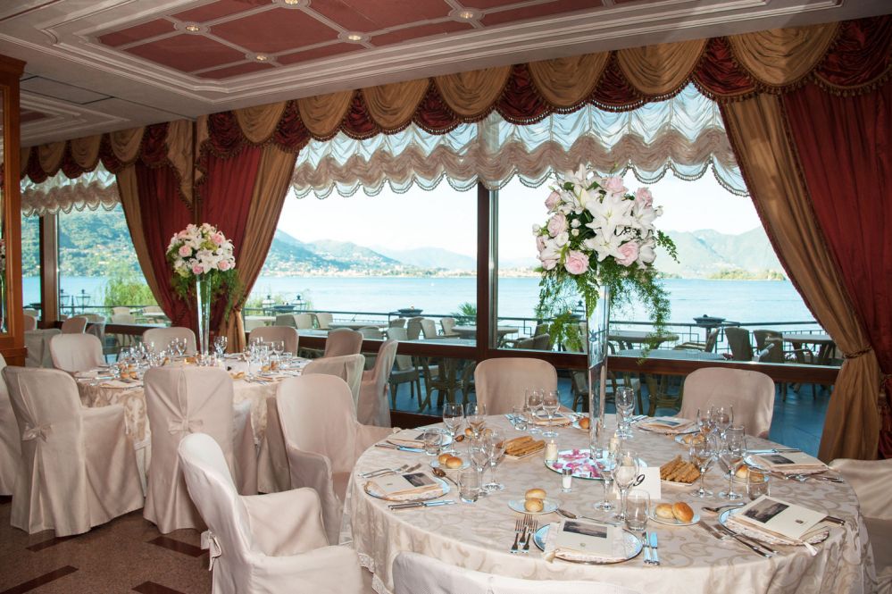 Floral composition for a wedding reception on lake Maggiore by Giuseppina Camoli